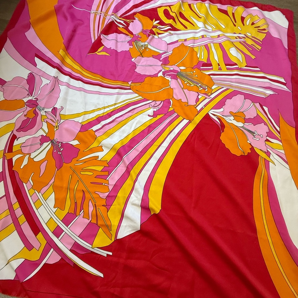 Guarisco Italy Floral Scarf - Picture 2 of 7